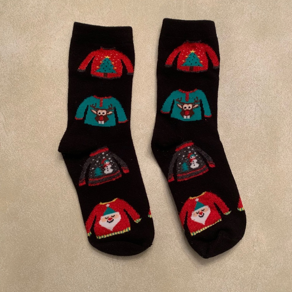 le château // ugly christmas sweater socks